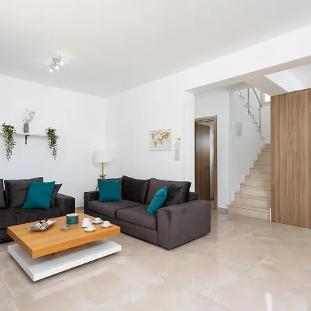 Villa Diana Seaside Pomos Exterior photo